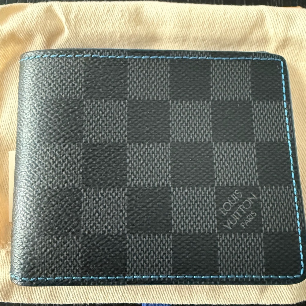 Louis Vuitton Black Key Card Holder Damier Design